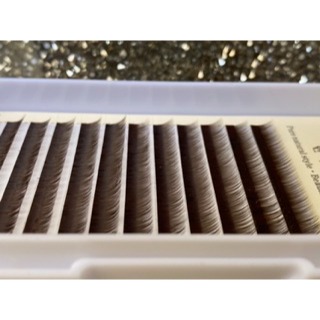 美睫娜娜 咖啡色 下睫毛 0.1 捲度B 絲絨 自然感 長度6mm 7mm 大容量 類真睫毛 韓劇指定款 美睫娜娜-細節圖4