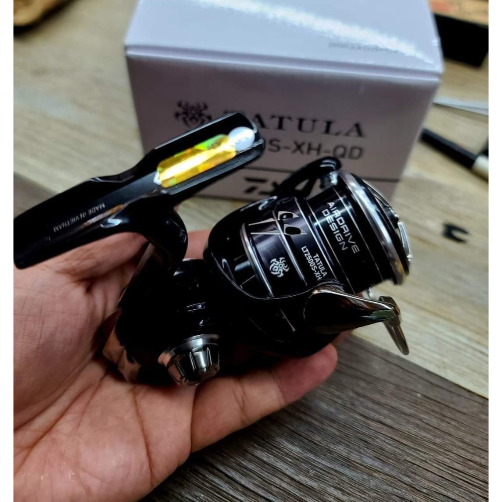 DAIWA  最新 Tatula  極致黑  LT2500S-XH  QD-細節圖2