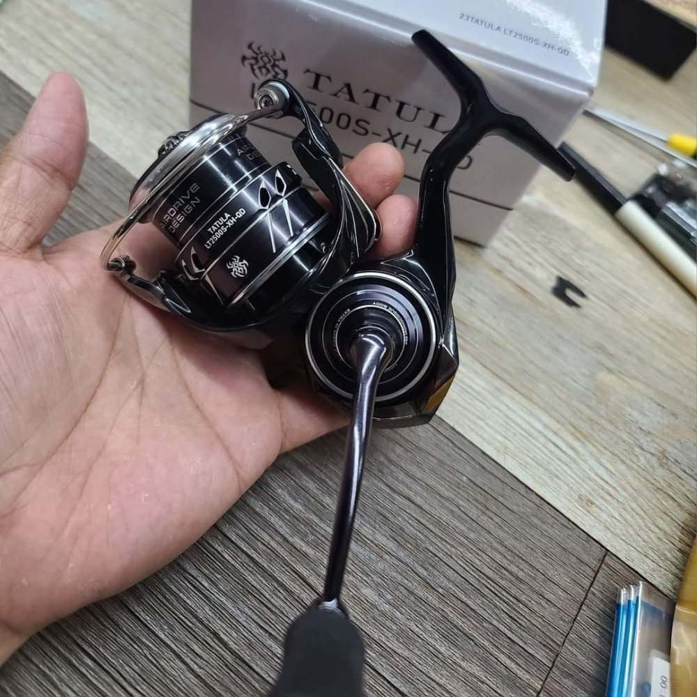 DAIWA  最新 Tatula  極致黑  LT2500S-XH  QD-細節圖3