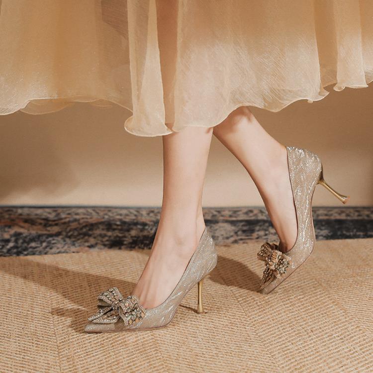 2023秋季婚鞋細跟尖頭法式蝴蝶結香檳金色水晶鉆石不累腳婚紗鞋子-細節圖2