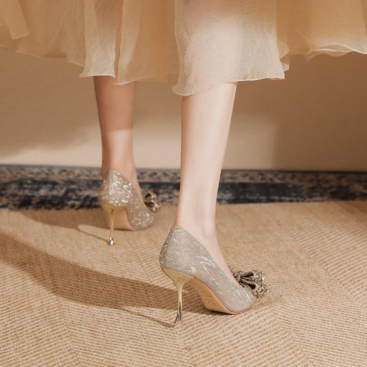 2023秋季婚鞋細跟尖頭法式蝴蝶結香檳金色水晶鉆石不累腳婚紗鞋子-細節圖4