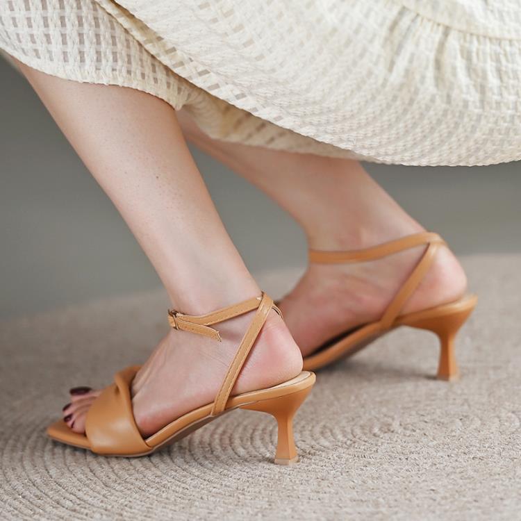 2023年新款高跟鞋女設計感氣質女神范裸色細跟方頭包頭涼鞋批髮-細節圖3