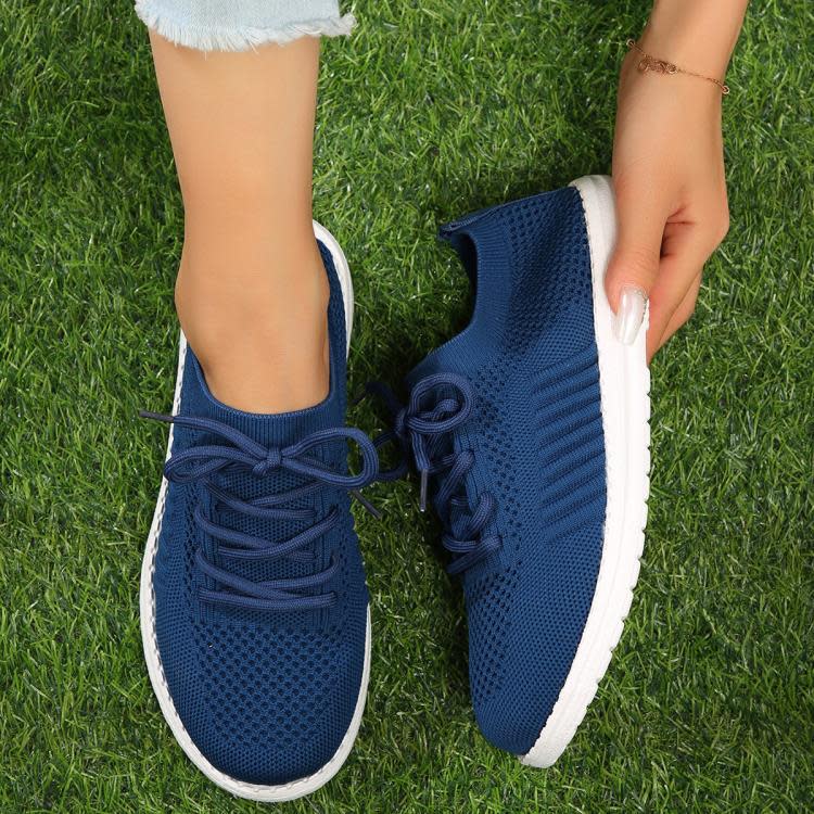 休閒鞋 大碼23春夏系帶運動網鞋舒適軟底飛織純色平跟女鞋-細節圖2