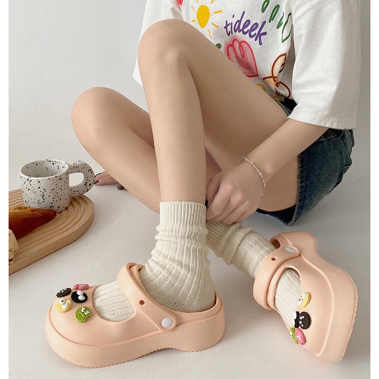 爆款沙灘厚底包頭涼鞋女款夏季2023新款外穿百搭可愛卡通洞洞涼拖-細節圖3