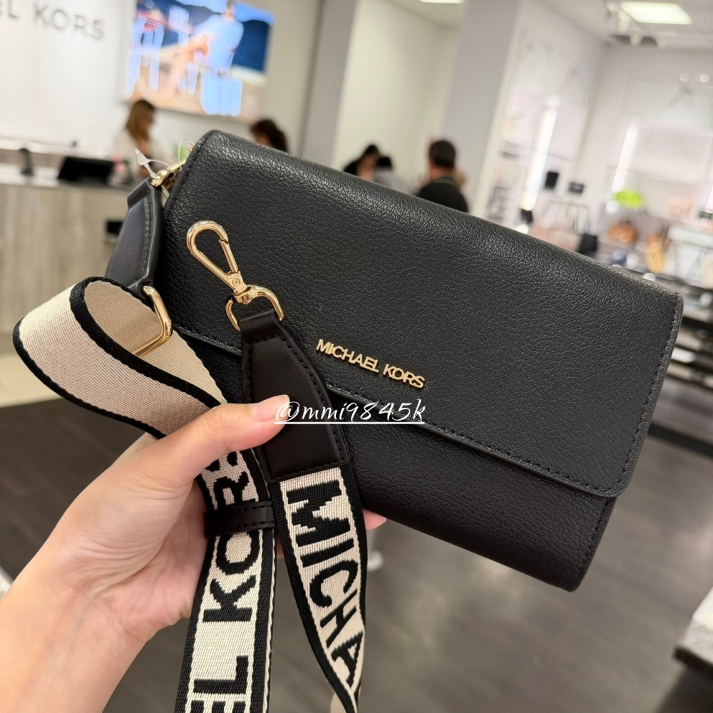 美國代購 🇺🇸 Michael Kors MK 寬背帶 Woc 多卡層 斜背包-細節圖3