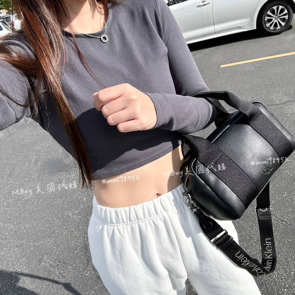 Calvin Klein 枕頭波士頓包-細節圖6