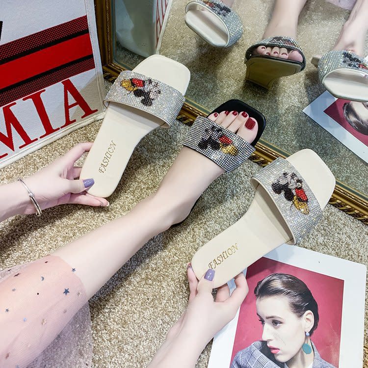 涼拖鞋女2023夏新款正韓水鉆個性外穿仙女平底時尚一字涼拖大碼44-細節圖3