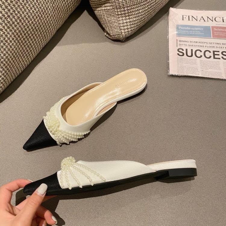 平底涼鞋 小香風拼色珍珠尖頭包頭拖女外穿2023新款正韓平跟懶人半拖鞋-細節圖4