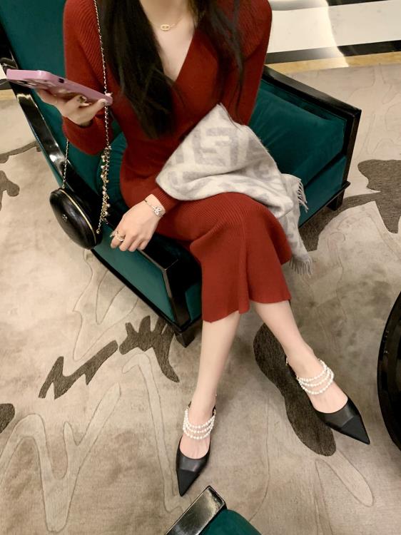 葡萄媽studiolee 珍珠鍊條拼色小粗跟一字扣帶尖頭優雅黑白單鞋女-細節圖8