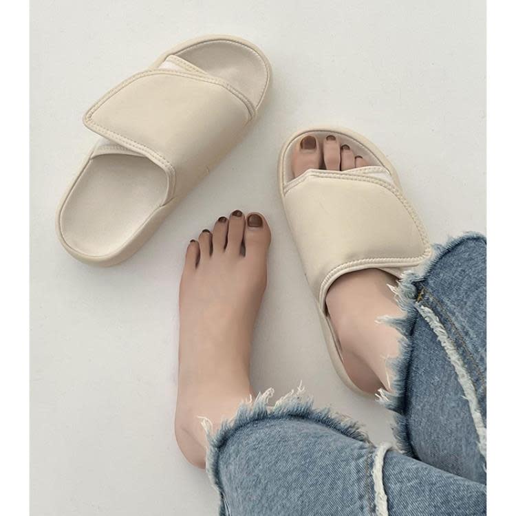 時尚厚底白色踩屎感網紅防滑拖鞋女款夏天2023新款超火沙灘涼拖鞋-細節圖4