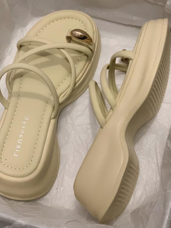 厚底鞋 套趾拖鞋女外出2023年夏季新款時尚洋氣舒適簡約粗跟涼拖鞋女-細節圖7