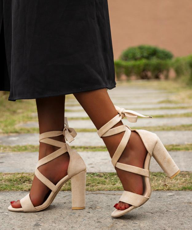 涼鞋 新款現貨2023年夏季大碼絨面魚嘴綁帶粗跟女式時裝-細節圖3