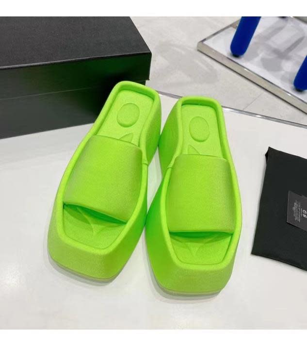 中跟鞋 2023新款一字方頭拖鞋女大碼簡約厚底沙灘外穿涼拖鞋現貨-細節圖8