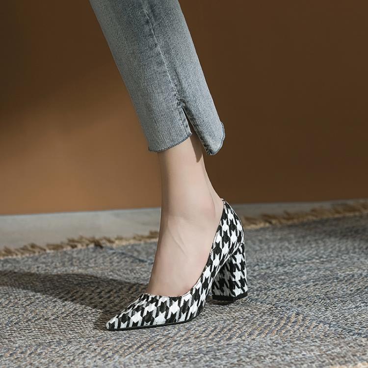 春秋新款粗跟千鳥格尖頭光板格子日常通勤跟鞋女大小碼單鞋女-細節圖2