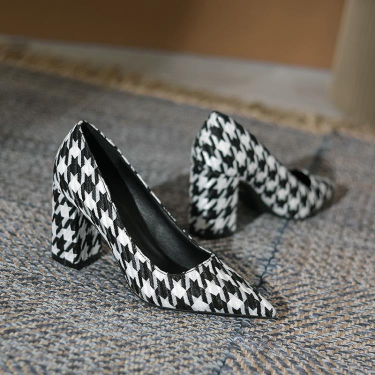 春秋新款粗跟千鳥格尖頭光板格子日常通勤跟鞋女大小碼單鞋女-細節圖3