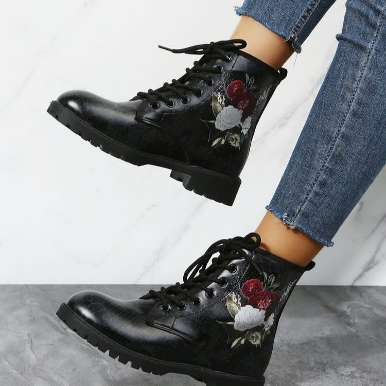 短靴 大碼女鞋2023夏季新款休閒時尚粗跟交叉綁帶馬丁靴-細節圖3