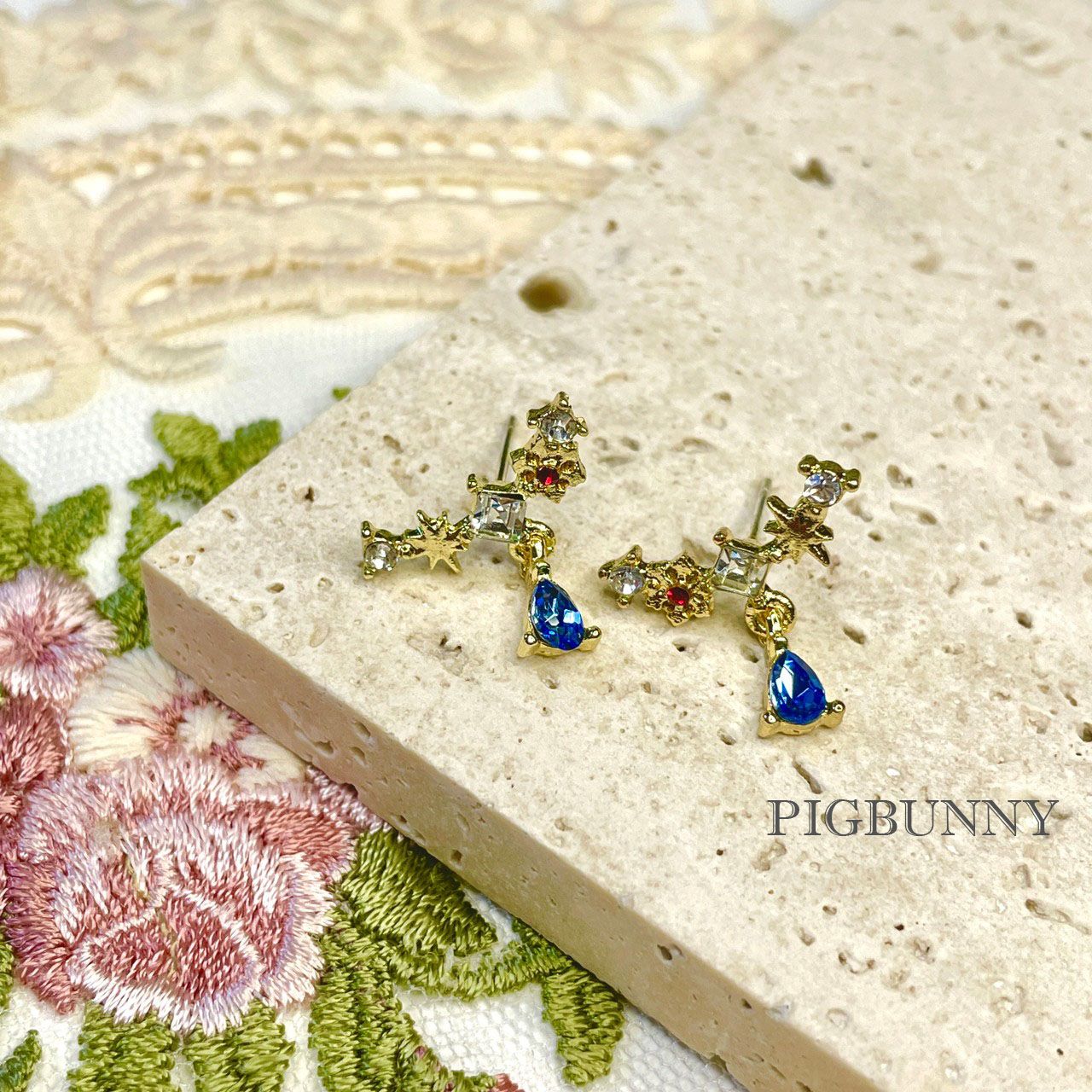 現貨實拍 「惡女是提線木偶」法式寶石藍水鑽925銀針耳環-細節圖2