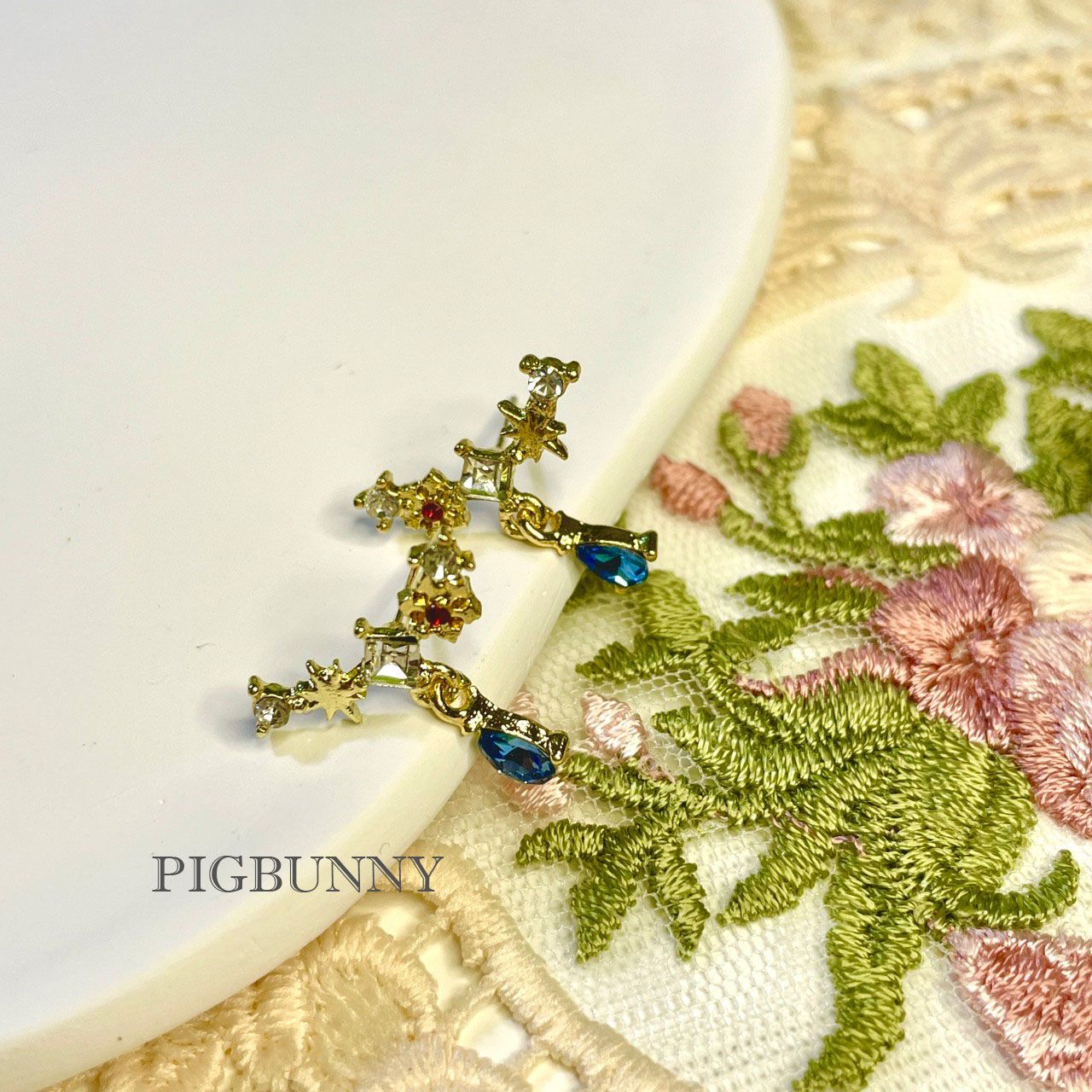 現貨實拍 「惡女是提線木偶」法式寶石藍水鑽925銀針耳環-細節圖3