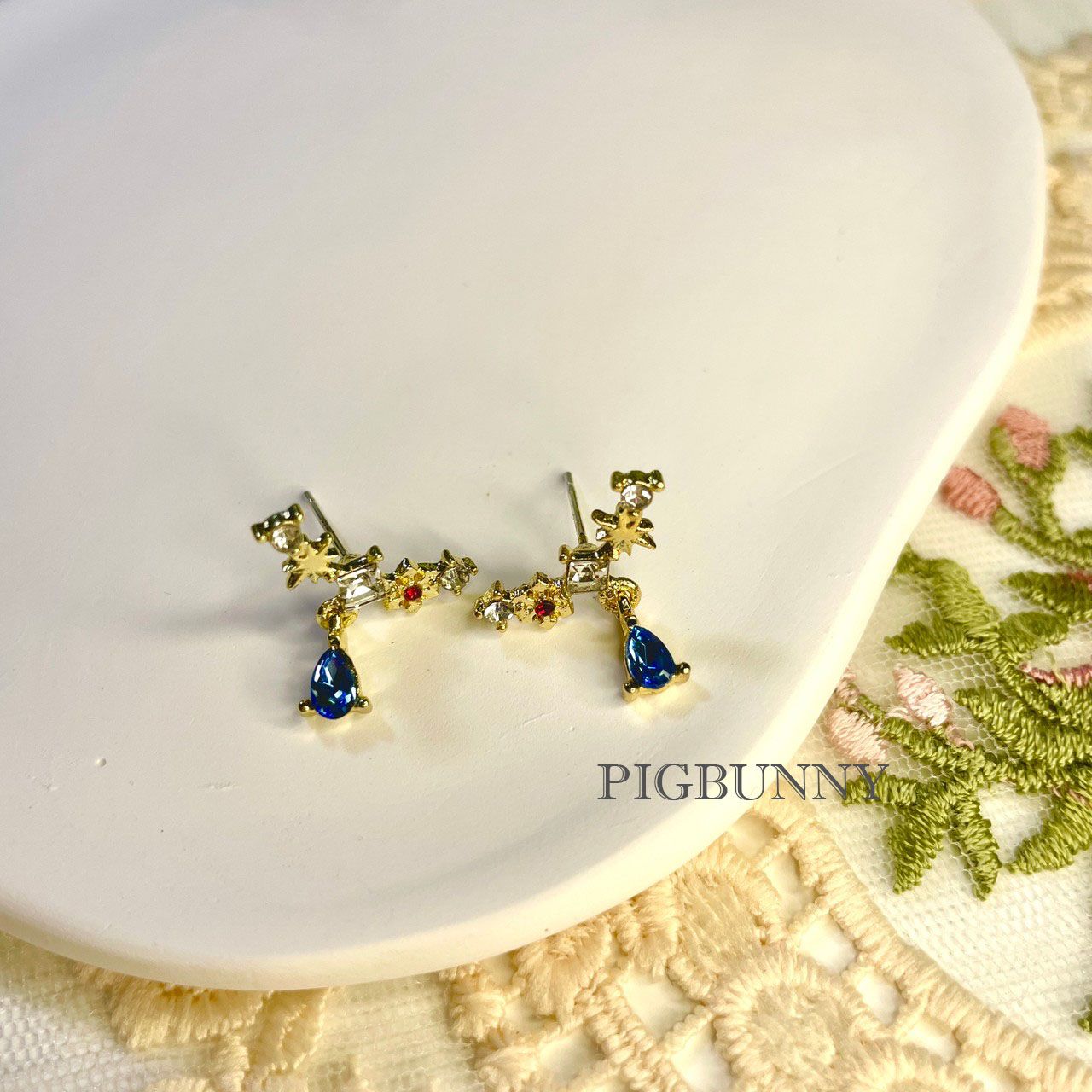 現貨實拍 「惡女是提線木偶」法式寶石藍水鑽925銀針耳環-細節圖7