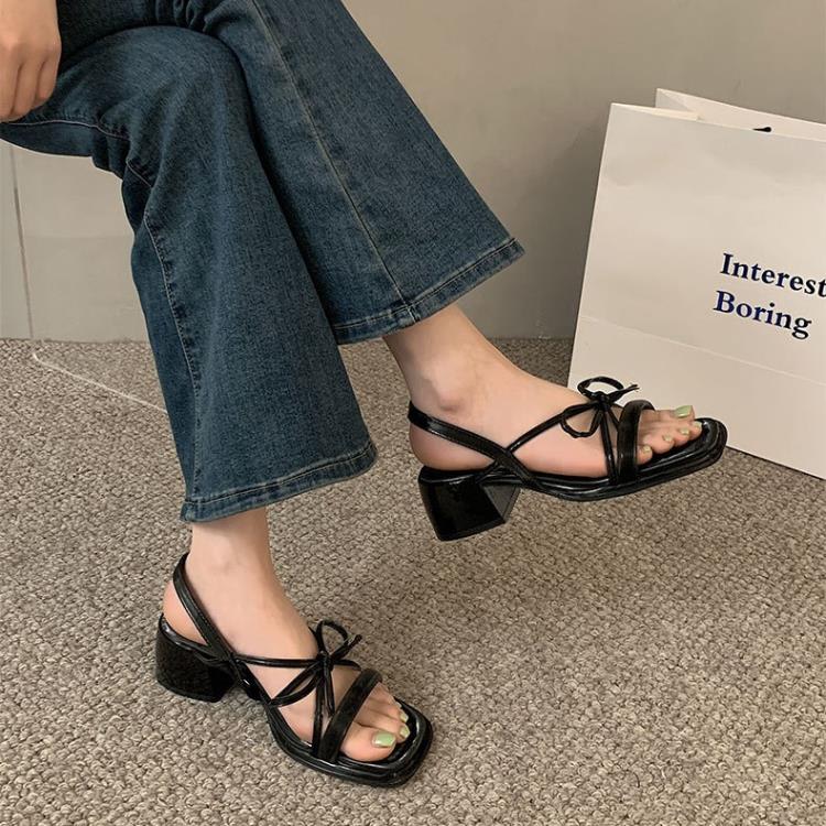 高級感仙女風法式粗跟涼鞋女2023年新款夏季黑色百搭沙灘羅馬鞋子-細節圖4