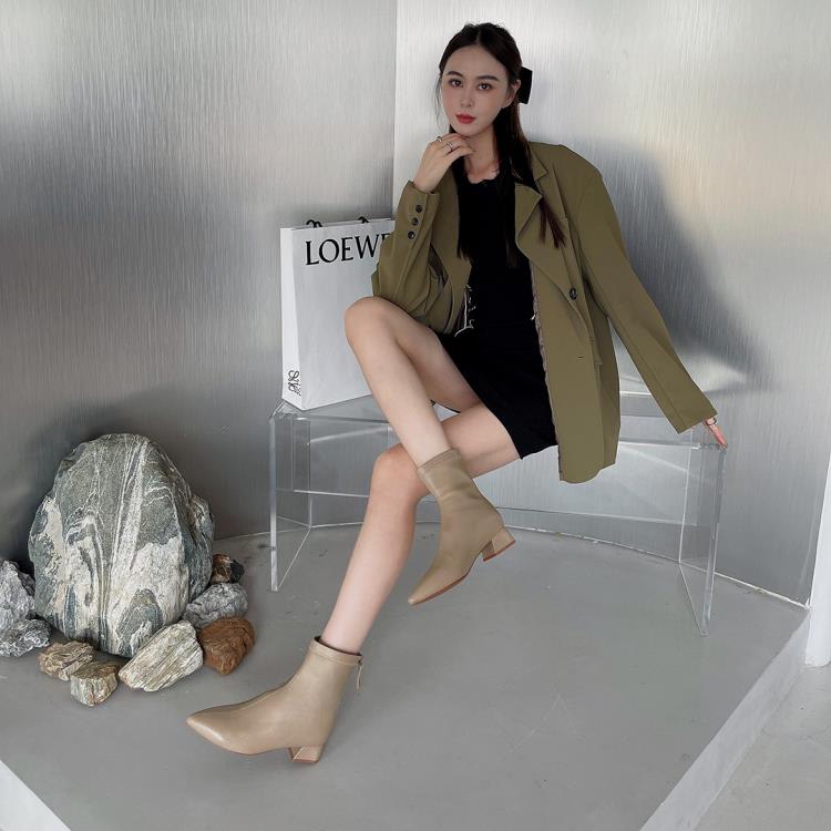 時裝短筒馬丁靴女2023冬季新款百搭法式尖頭粗跟后拉鍊彈力瘦瘦靴-細節圖4