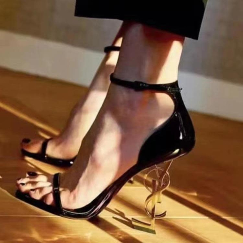高跟鞋 2023年新款鞋女字母跟性感細跟真皮露趾一字帶涼鞋女斬男黑色