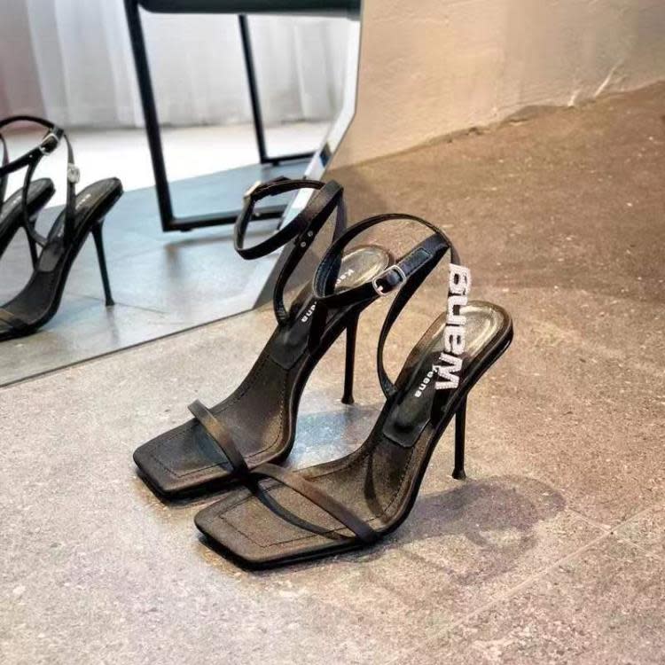 高跟鞋 一字帶鞋細跟2023新款黑色性感顯瘦露趾方頭字母涼鞋女夏增高-細節圖2