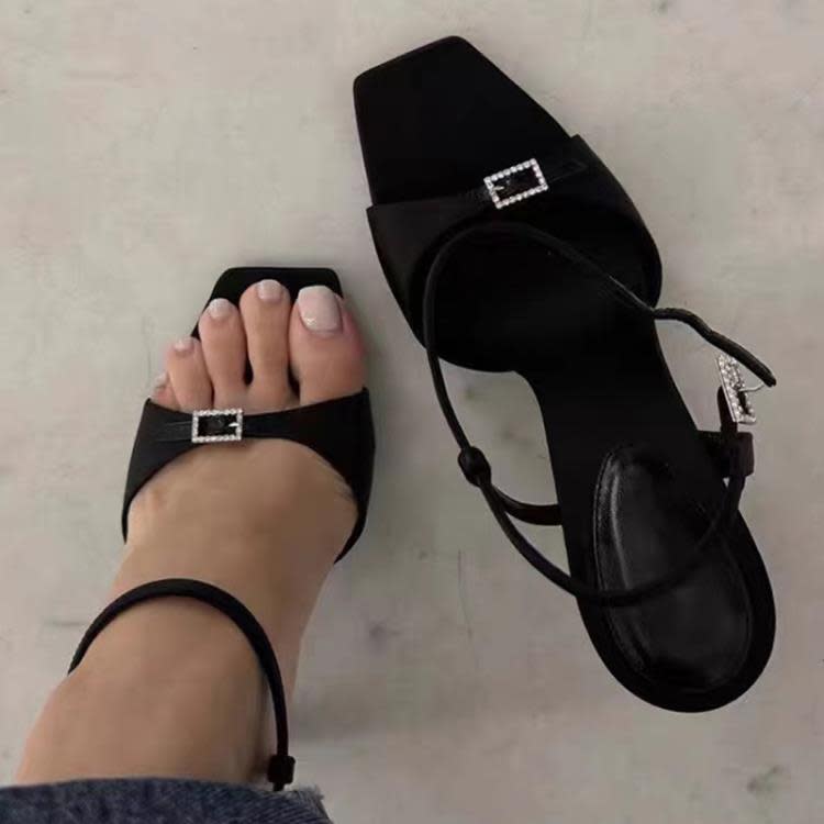 OMG！！好好看~2023新款方頭綢緞一字扣露趾高跟鞋法式時裝涼鞋女-細節圖2