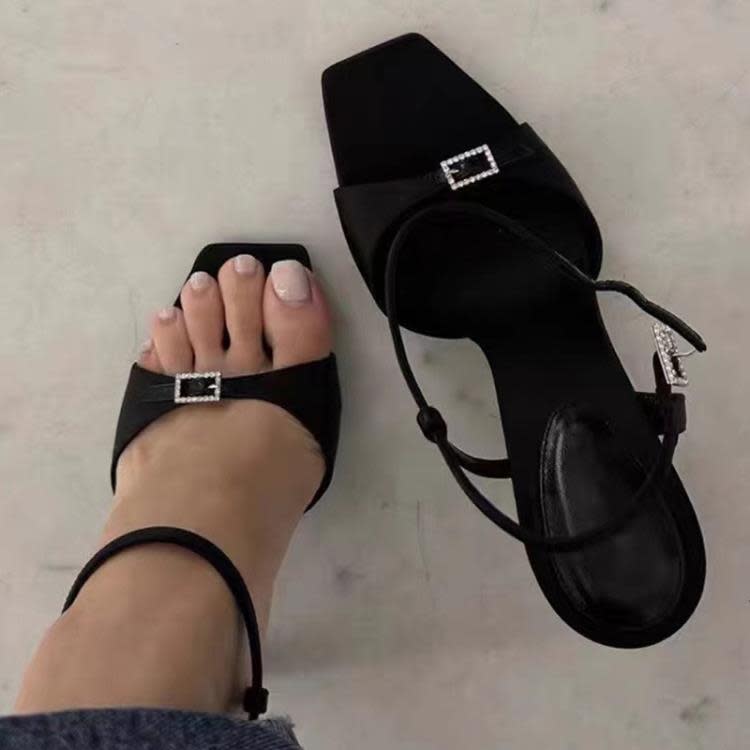 OMG！！好好看~2023新款方頭綢緞一字扣露趾高跟鞋法式時裝涼鞋女-細節圖7