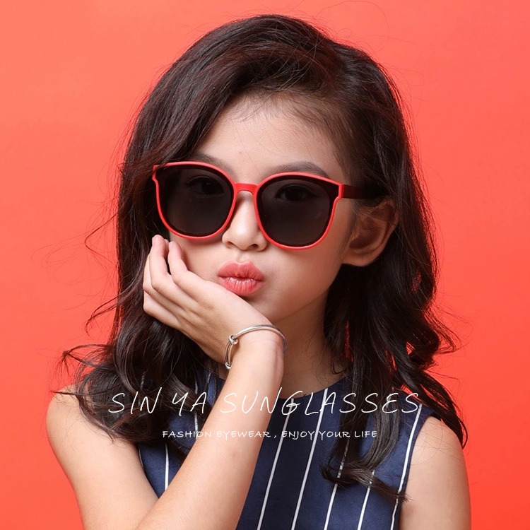 時尚兒童偏光太陽眼鏡 經典墨鏡 輕量矽膠材質不易損壞 3~10歲適用  UV400保護孩子眼睛 N2216-細節圖3