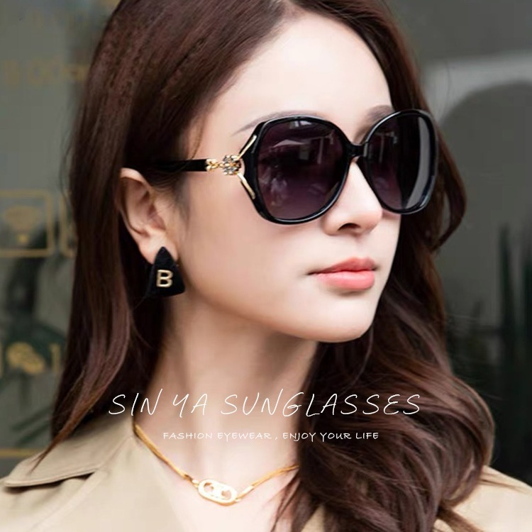 淑女偏光墨鏡 Polarized 名媛款大框顯小臉 時尚鑲鑽簍空造型 抗紫外線UV400-細節圖2