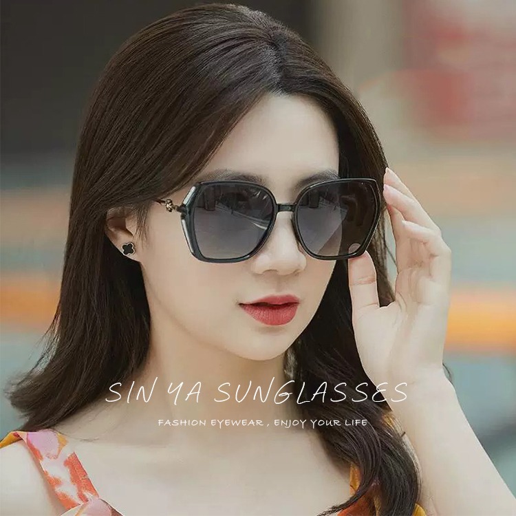 淑女偏光墨鏡 Polarized 名媛款大框顯小臉 時尚鑲星璀璨造型 抗紫外線UV400-細節圖3