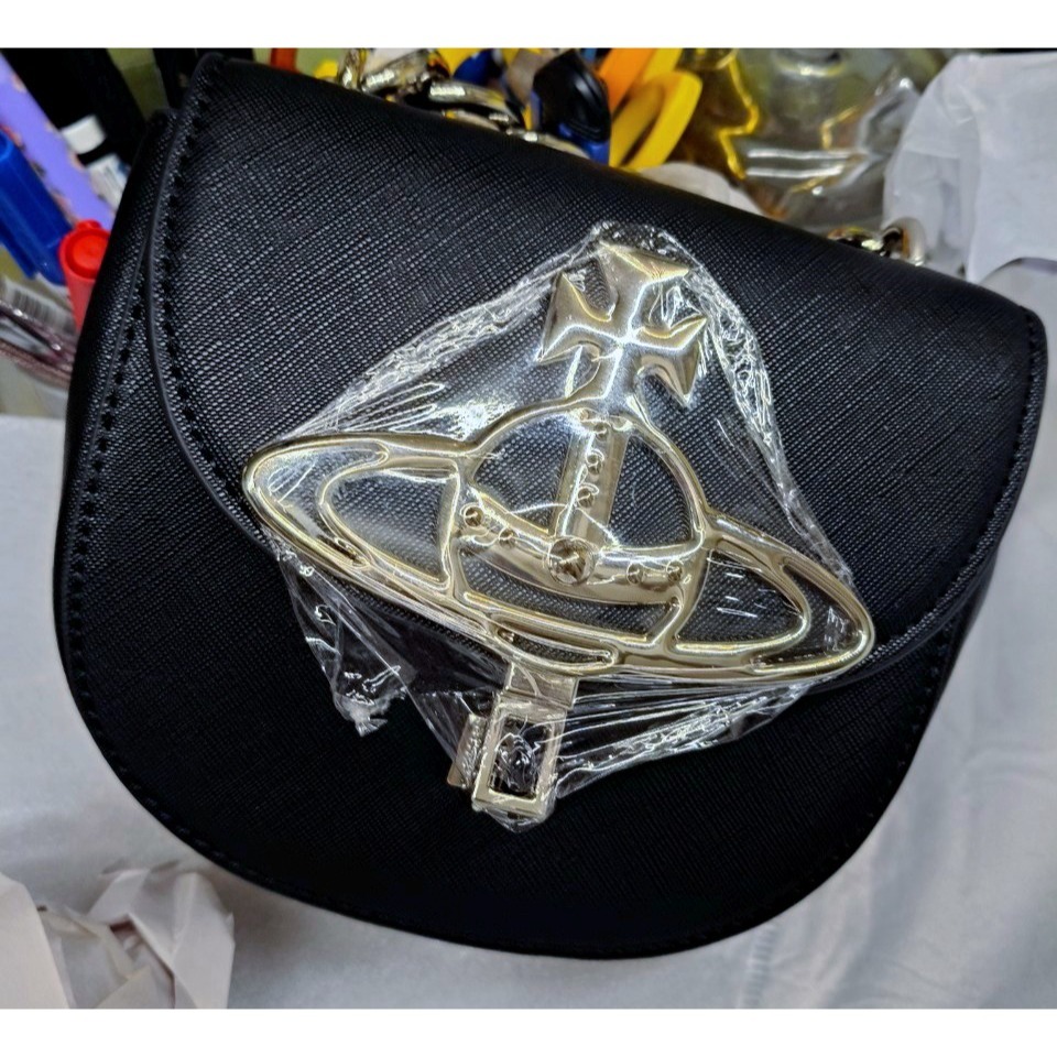 現貨/日版Vivienne Westwood Sofia Saffiano 黑色十字防刮皮革馬鞍包-細節圖4