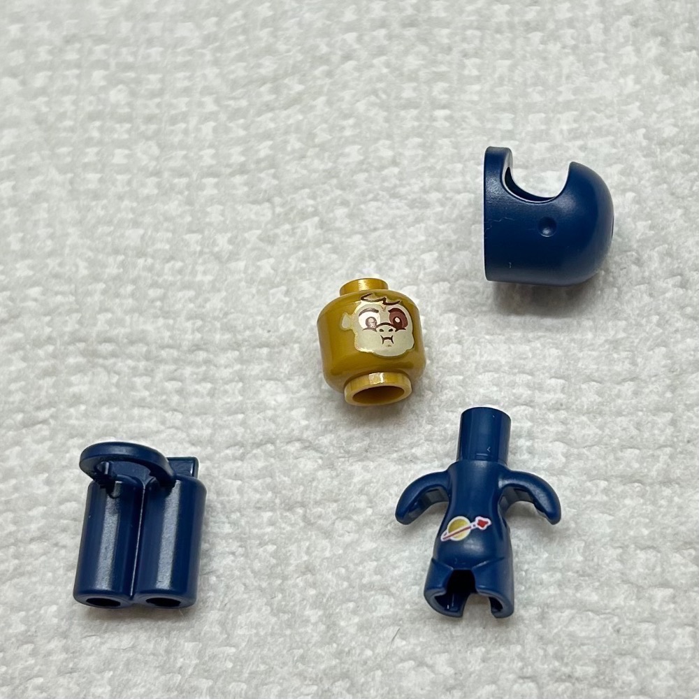 正版 Lego 樂高 71499 迷你深藍色太空人 阿爾伯特 稀有收藏 全新 如圖所示 夾鏈袋裝-細節圖2