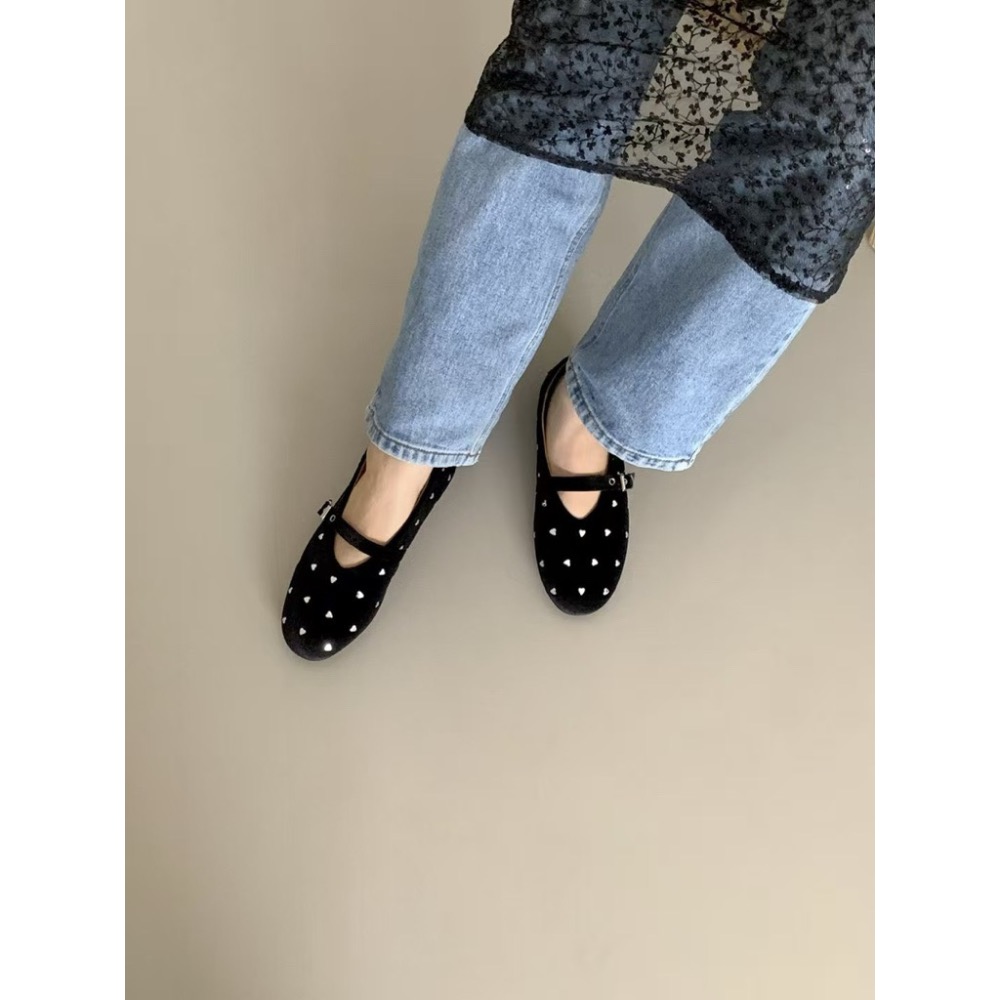 // HANLISHA🇰🇷韓國代購 // 東大門代購 韓國人氣平底鞋 愛心卯釘絨布瑪麗珍鞋-細節圖4