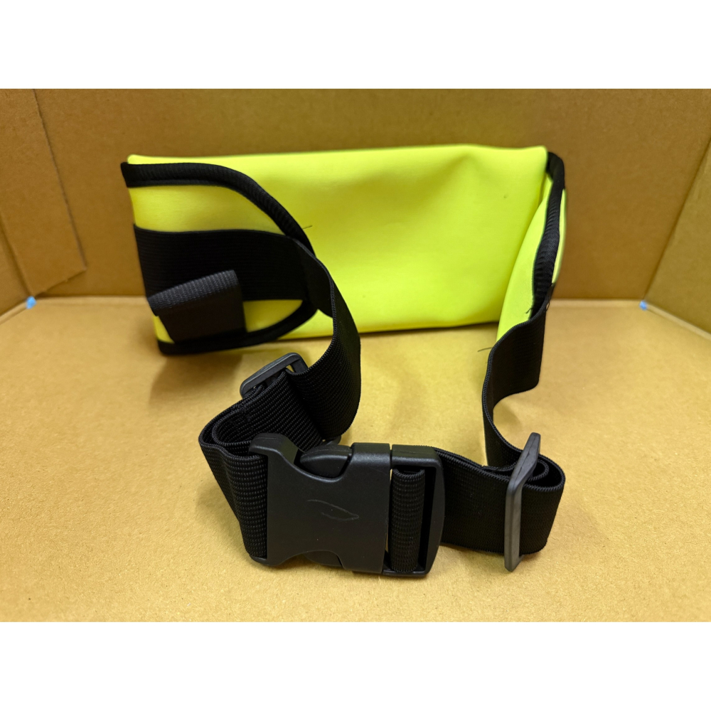 【股東紀念品】多功能Unitech 機能運動腰包，全新現貨優惠出清。-細節圖4