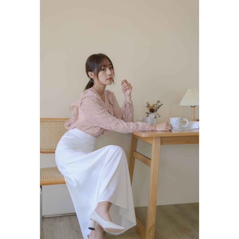 【Our Studio】氛圍感垂墜飄逸高腰緞面長裙 白色 黑色(現貨)-細節圖2