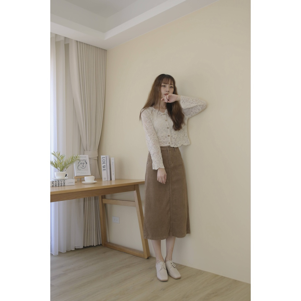 【Our Studio】秋色後開衩燈芯絨口袋中長裙 杏色 咖啡棕色(現貨)-細節圖4