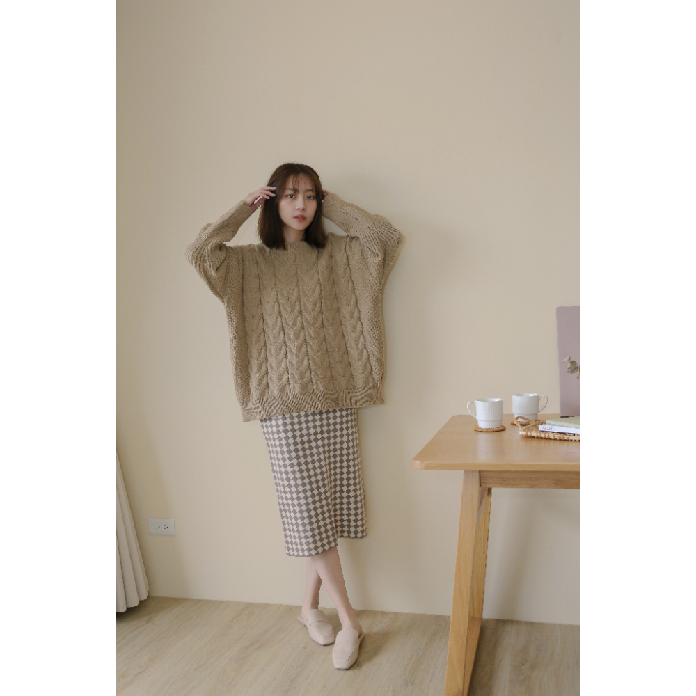 【Our Studio】冬日慵懶感寬鬆麻花毛衣 可可色(現貨)-細節圖2