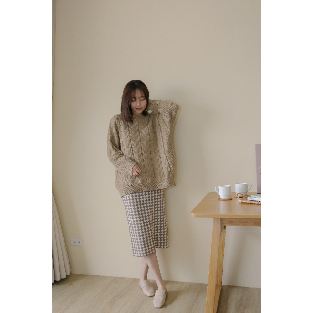 【Our Studio】冬日慵懶感寬鬆麻花毛衣 可可色(現貨)-細節圖3