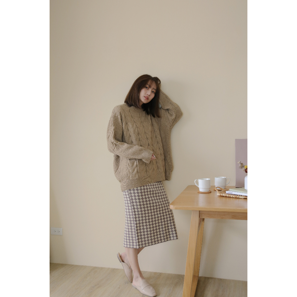 【Our Studio】冬日慵懶感寬鬆麻花毛衣 可可色(現貨)-細節圖6