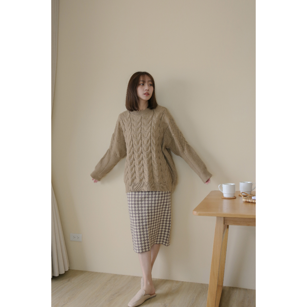 【Our Studio】冬日慵懶感寬鬆麻花毛衣 可可色(現貨)-細節圖7