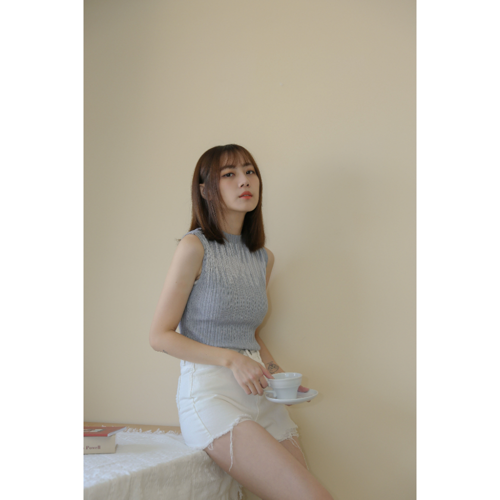 【Our Studio】簡約親膚羅紋彈性背心 黑色 灰色 白色 拿鐵色(現貨)-細節圖7