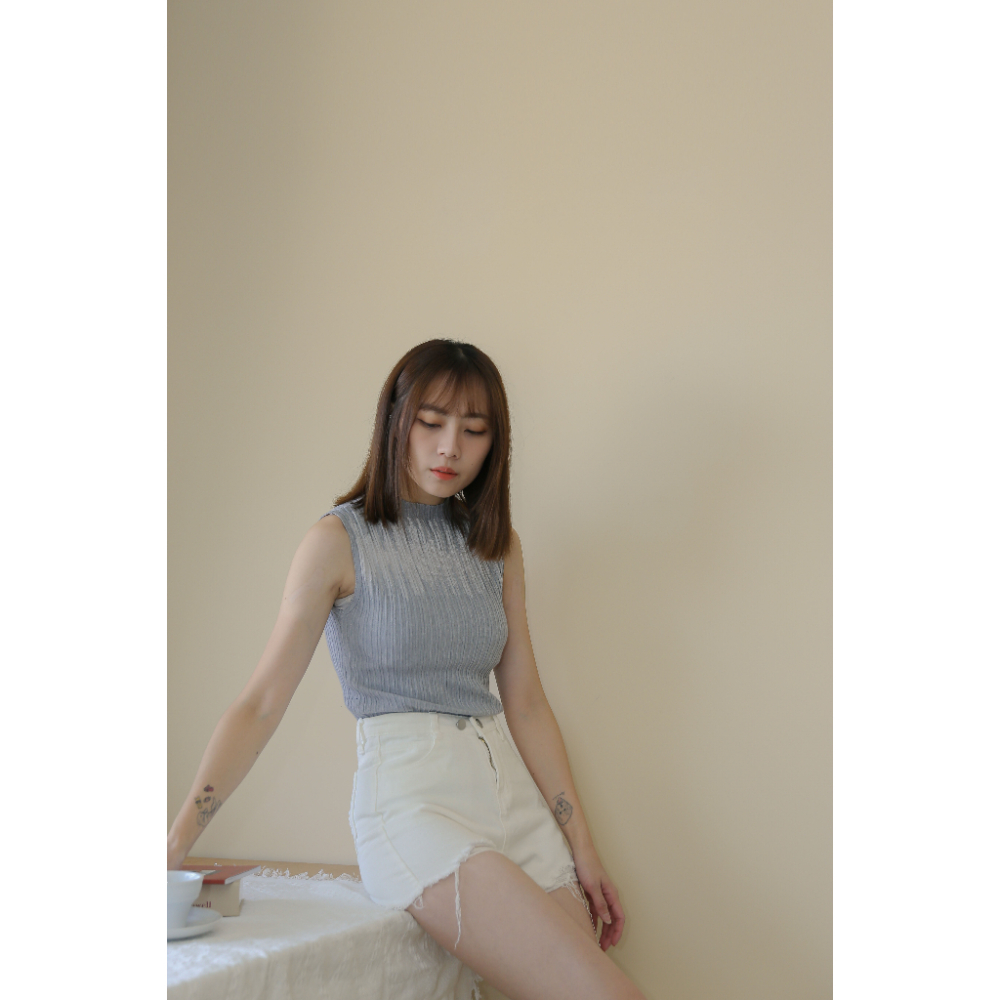 【Our Studio】簡約親膚羅紋彈性背心 黑色 灰色 白色 拿鐵色(現貨)-細節圖8
