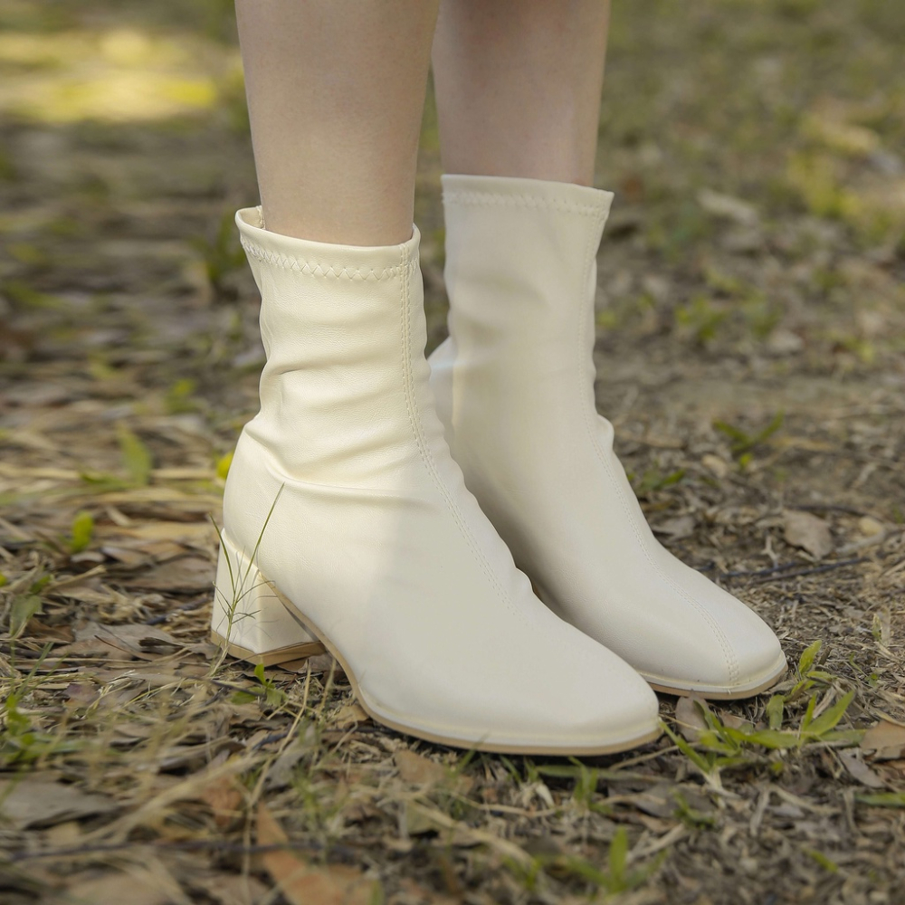 【Our Studio】方頭車線中跟短靴 米白色 奶茶色(現+預)-細節圖2