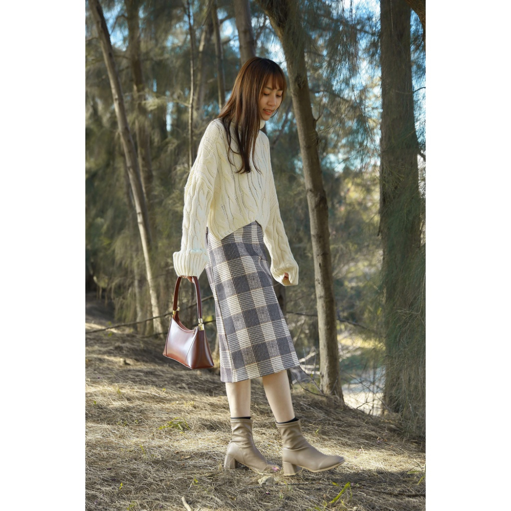 【Our Studio】方頭車線中跟短靴 米白色 奶茶色(現+預)-細節圖9