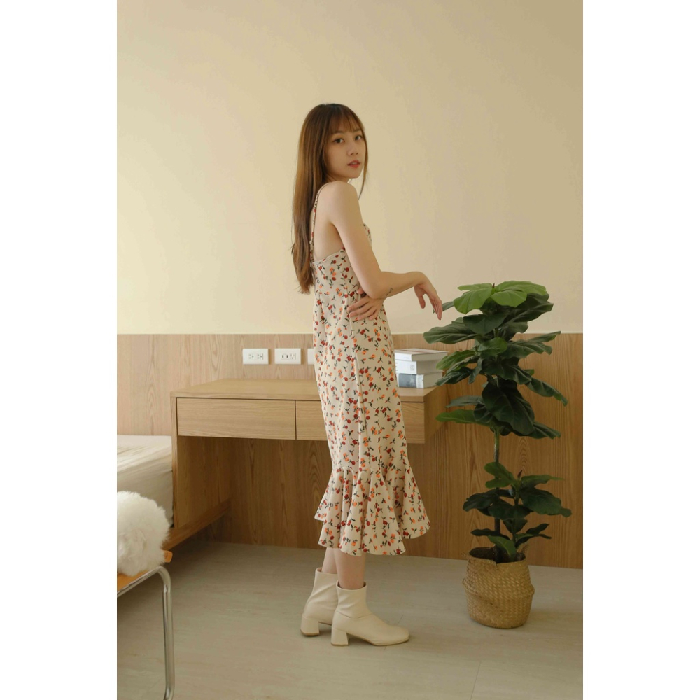 【Our Studio】燈芯絨吊帶碎花魚尾洋裝 杏底橙花(現貨)-細節圖9
