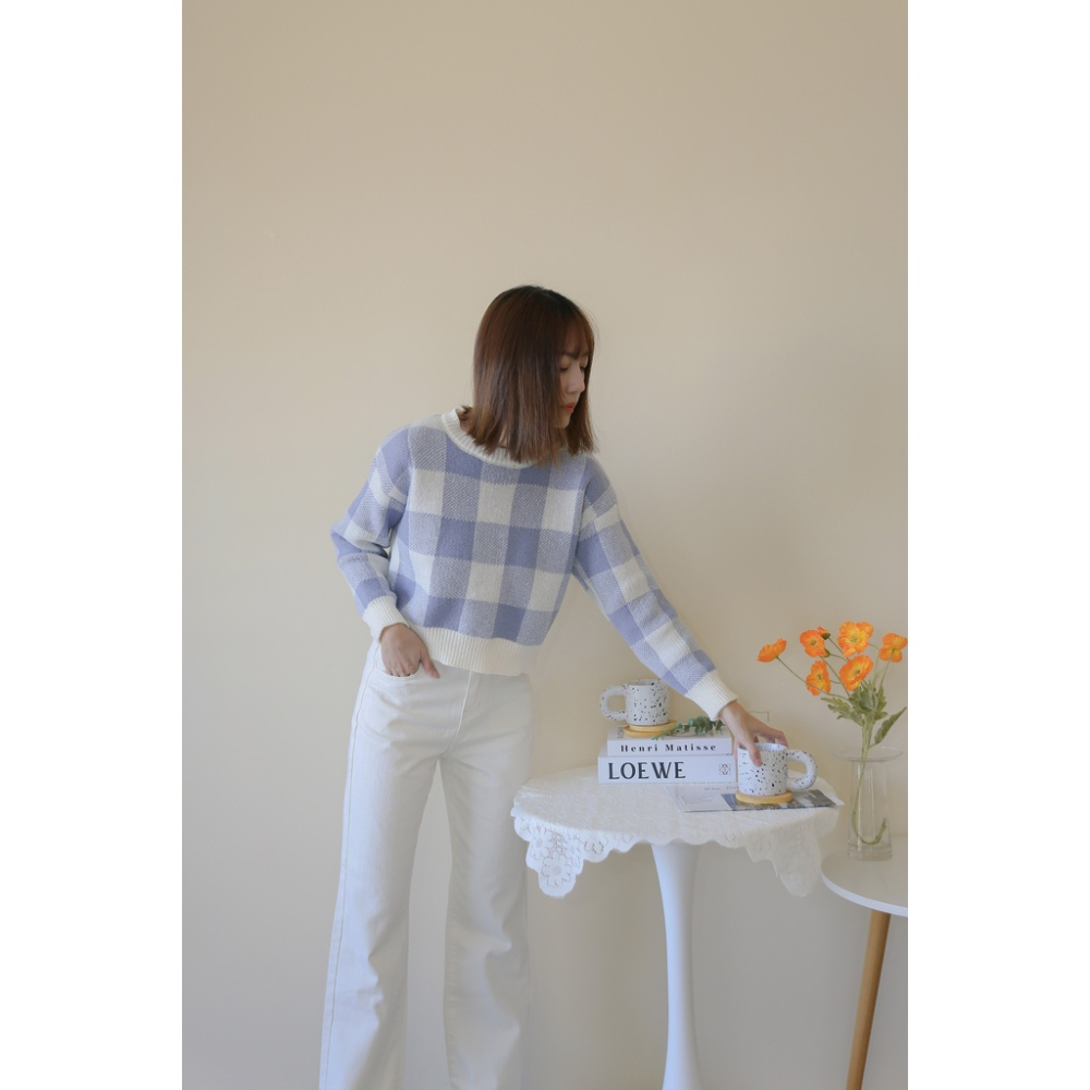 【Our Studio】大方格慵懶短版針織毛衣 奶茶色 嬰兒藍色(現貨)-細節圖3