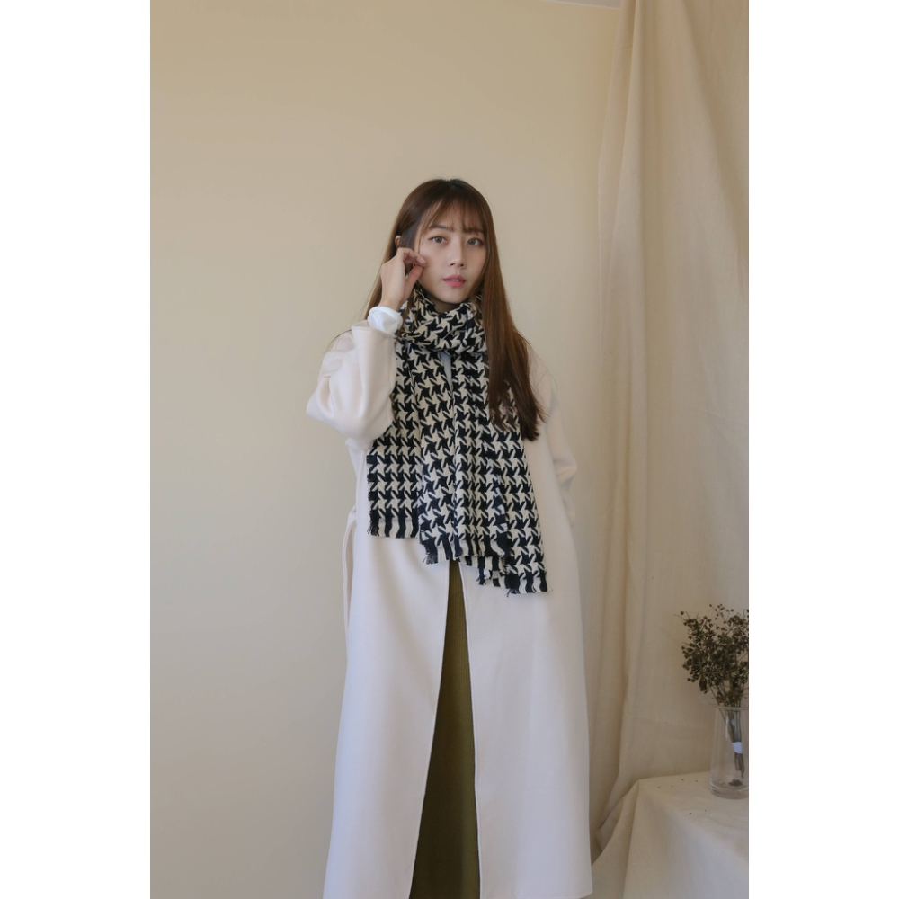 【Our Studio】百搭千鳥格仿羊絨圍巾 可可色 黑色(現貨)-細節圖2