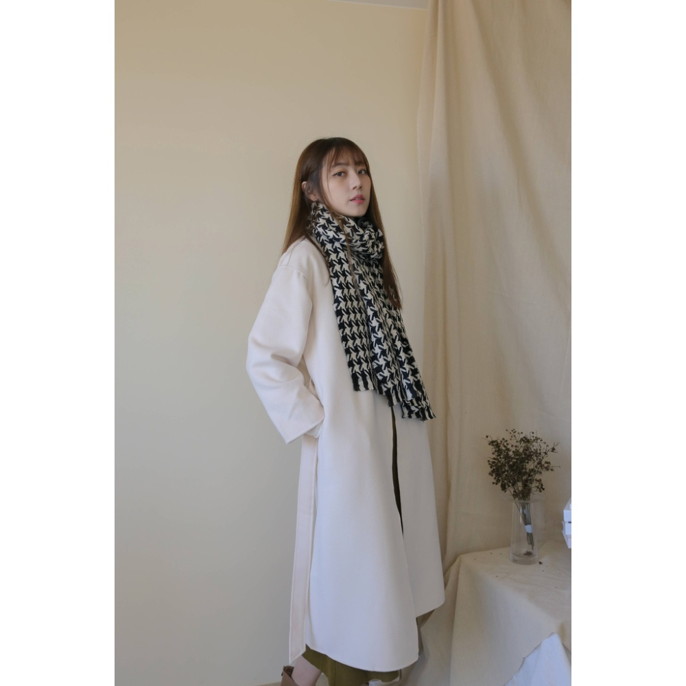 【Our Studio】百搭千鳥格仿羊絨圍巾 可可色 黑色(現貨)-細節圖4